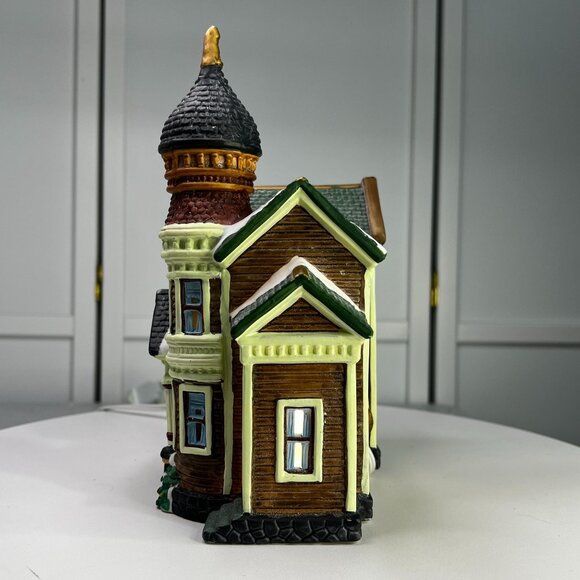 Santa's Workbench Talbot Place, Towne Series Christmas Village Building - 2000 - Picture 8 of 13